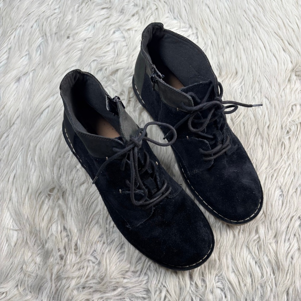 Clarks Women's 10 Black Suede Tamitha Key Ankle Boots Moccasin Boho Artsy - Picture 3 of 7